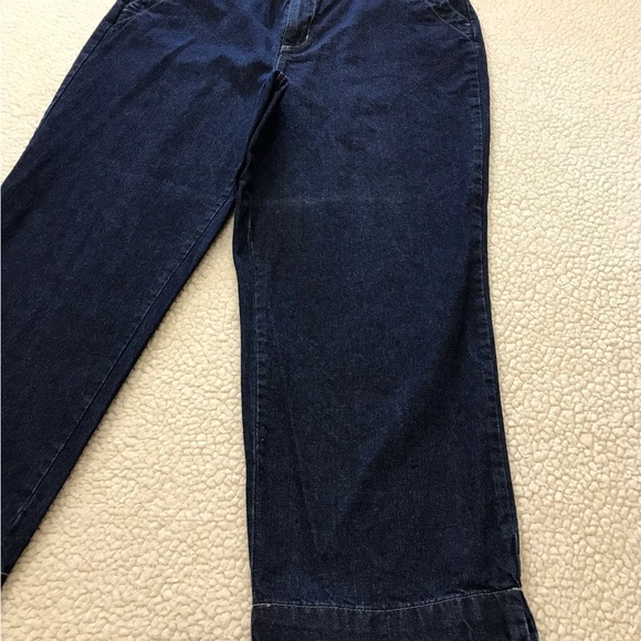St. John’s Bay Denim Blue Jean Capri Pants
9 / 10 Medium 
2 Front & Back Pockets - Picture 3 of 15